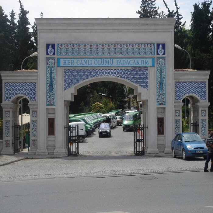 Şişli-Zincirlikuyu Mezarlığı
